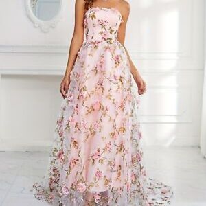 3D Floral Strapless Gown - Size Large